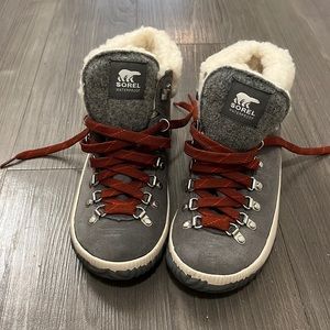 Snow lace up boots